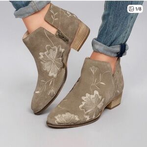 Seychelles Floral Embroidered Ankle Booties - Brown